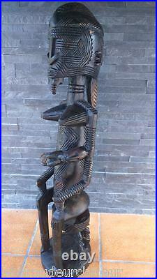 African statue. Statue africaine DOGON art premier tribal art top Maternité