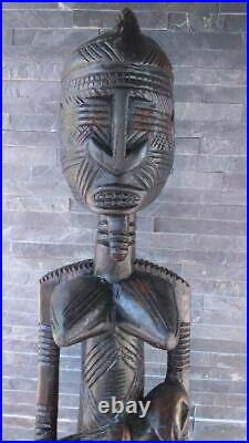 African statue. Statue africaine DOGON art premier tribal art top Maternité