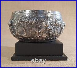 Ancien Bol à Offrandes en Argent Repoussé Saloong Siam Thaïlande