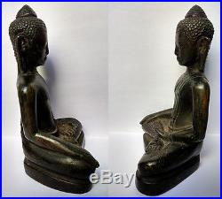 Ancien Bouddha en bronze du Cambodge