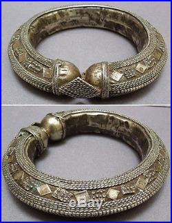 Ancien Bracelet ethnique en argent bas-titre OMAN ou YEMEN silver