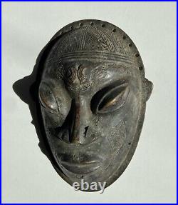 Ancien très rare masque cultuel en bronze- Ethnie Ogoni- Nigeria Art africain