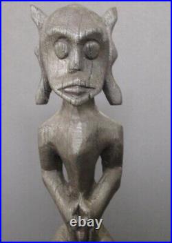 Ancienne Statuette Dayak en Bois Borneo Indonésie