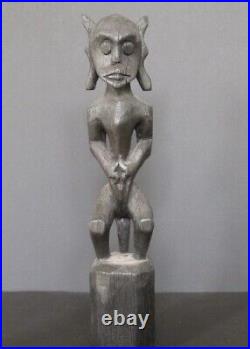 Ancienne Statuette Dayak en Bois Borneo Indonésie