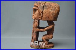 Ancienne figure d'ancêtre Korwar / Papouasie Baie de Geelvink / Art océanien