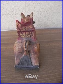 Ancienne sculpture, boite à offrande en bois sculptée vache sacré hindoue asie