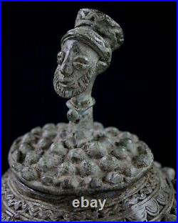 Art Africain Tribal Élégante Boite en Bronze Lobi African Box 21 Cms +++++