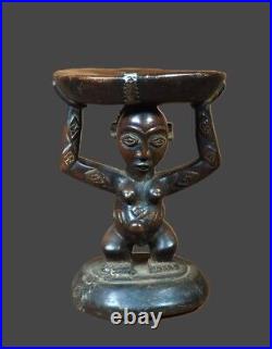 Art africain. Banc à cariatide. Ethnie Luba. R. D. Congo. Afrique