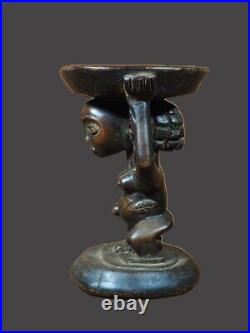 Art africain. Banc à cariatide. Ethnie Luba. R. D. Congo. Afrique