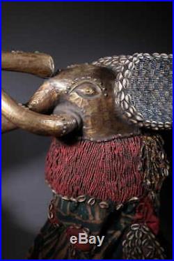 Art africain Costume et masque éléphant Bamoun