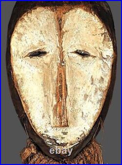 Art africain. Masque Lukwakongo. Ethnie Lega. R. D. CONGO. Afrique