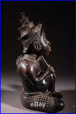 Art africain Personnage en bronze du royaume d'Ifé