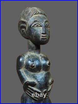 Art africain. Statuette blolo bla. Ethnie Baoulé. Côte d'Ivoire. Afrique