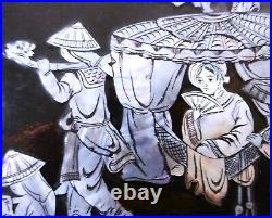 Art d'Asie Tableau en laque avec marqueterie de nacre milieu XXème. 40 x 60 cm