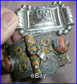 Bijoux argent massif Afrique du Nord broche & bracelet berbère émail & corail