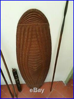 Bouclier & lances nguba Ngbaka Ngbundu Manza Congo Oubangui shield vintage spear
