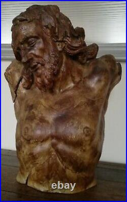 Buste Christ en bois du XVII siècle Hauteur 55 cm largeur aux épaules 42cm