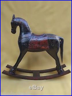 CHEVAL A BASCULE EN BOIS PEINT, Inde, rocking horse, 70 cm, style ancien