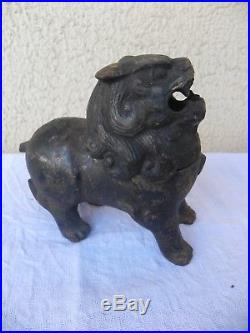 Chien de fô, brûle parfum en fonte de fer. Chine. Dynastie Ming. Lion gardien