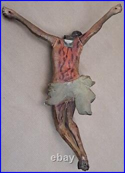 Crucifix sculpté sur bois, XVIIIe siècle, polychromie originale