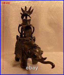 Eléphant en Bronze Surmonté d'une Pagode Brûle-Parfum Chinois XIXe vers 1870