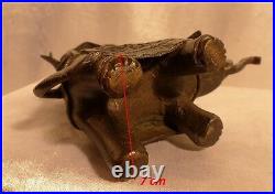 Eléphant en Bronze Surmonté d'une Pagode Brûle-Parfum Chinois XIXe vers 1870