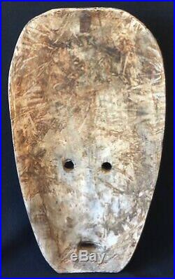 Grand Masque Timor Indonésie vers 1970 à patine 59 cm poids 5KG décoration
