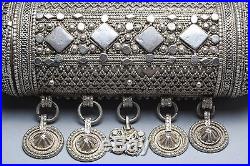 Important collier porte amulette Hirz en argent Yémen Sultanat d'Oman