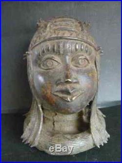Imposante Tête de Reine en Bronze du BENIN IFÉ