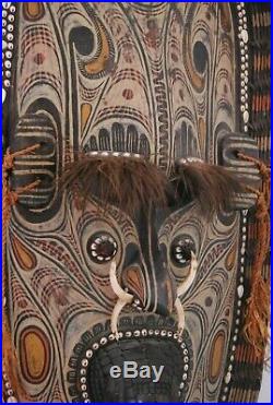 Impressionnant Masque Bois -village de Tambanum Sepik, Papouasie-Nouvelle Guinnée