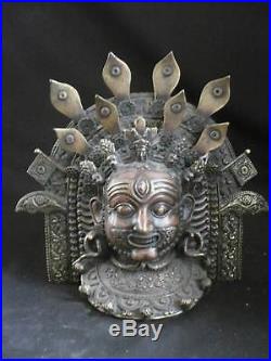 Magnifique masque de BHAIRAVA en bronze du NÉPAL