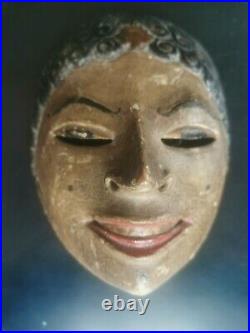 Masque Indonésie en bois polychrome ancien