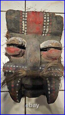 Masque africain Art Tribal 29cm X 19cm X 11cm