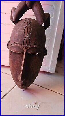 Masque africain Art Tribal 68cm X 12cm X 17cm