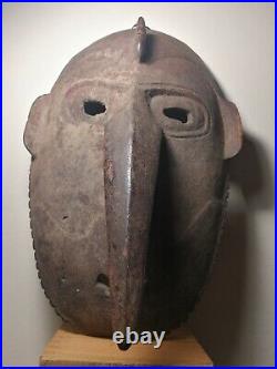 Masque de case au long nez du Bas-Sépik (Nlle-Guinée) Belle patine