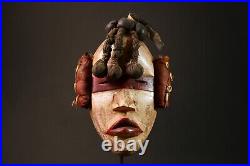 Masque en bois Zakpai style Dan africain artisanal art tribal de collection