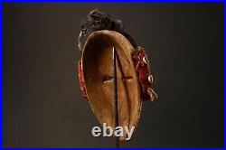 Masque en bois Zakpai style Dan africain artisanal art tribal de collection