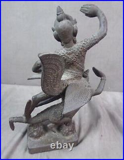 Mythologie hindouiste GARUDA. En bronze. Ancien