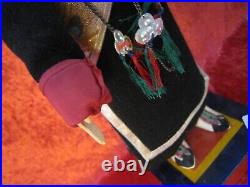 Objet RARE poupée ETHNIQUE TIBETAINE vêtement en SOIE Taille 45cm N°TI-133