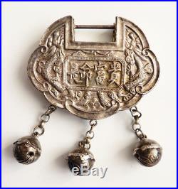 Pendentif amulette en argent massif Chine Indochine 19e siècle silver China