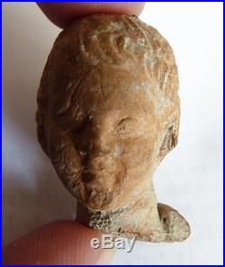 Petite tête de statuette en terre cuite Antique Archéologie Tanagra