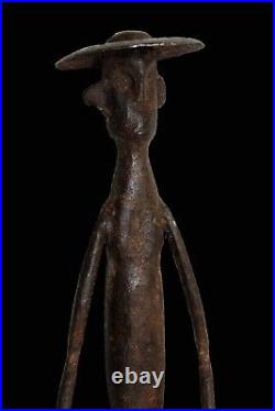 Rare Statue Colon Mumuye Fer noir Art africain