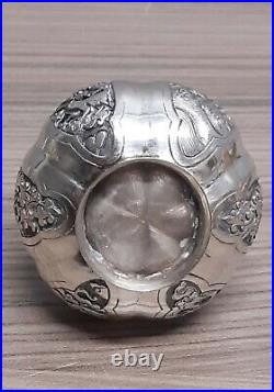 Rare fiole à chaux en Argent repoussé & ciselé Dragon Tortue Bétel Cambodge XIXe