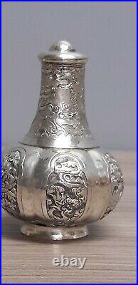 Rare fiole à chaux en Argent repoussé & ciselé Dragon Tortue Bétel Cambodge XIXe