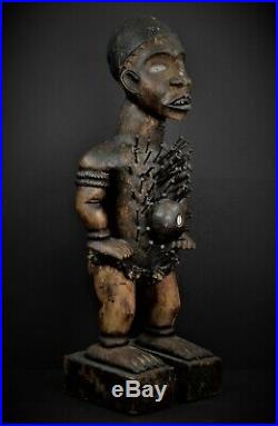 Statue Nkisi Nkonde, Kongo-Vili, République Démocratique du Congo