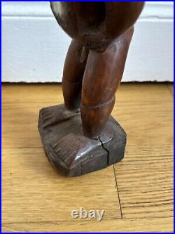 Statue africaine art tribal statue en bois patine brun rouge et cavité Congo