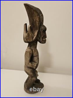 Statuette Chokwe Statue Chokwe Mwanangana Original Vers 1830. Art Africain