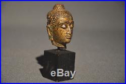 Tête de Bouddha en bronze / Thaïlande / Style Sukhothaï / XIXème siècle / Soclée