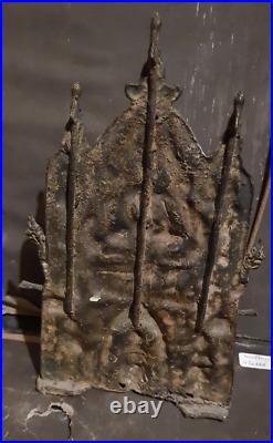 Thaïlande un ancien Autel en Bronze à motif de Bouddha, Cochon, serpent etc
