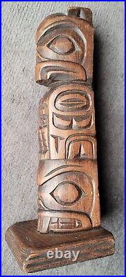 Totem Indien Kwakiutl Côte Pacifique Nord-Ouest Canada 24,5 cm bois bien sculpté